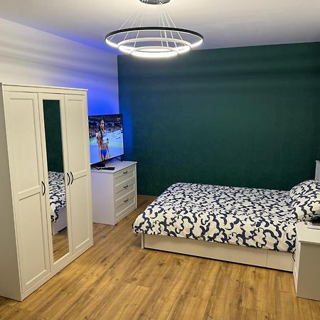 Amadeus - 3 Sleep Room - Parking On Street Katowice Ngoại thất bức ảnh