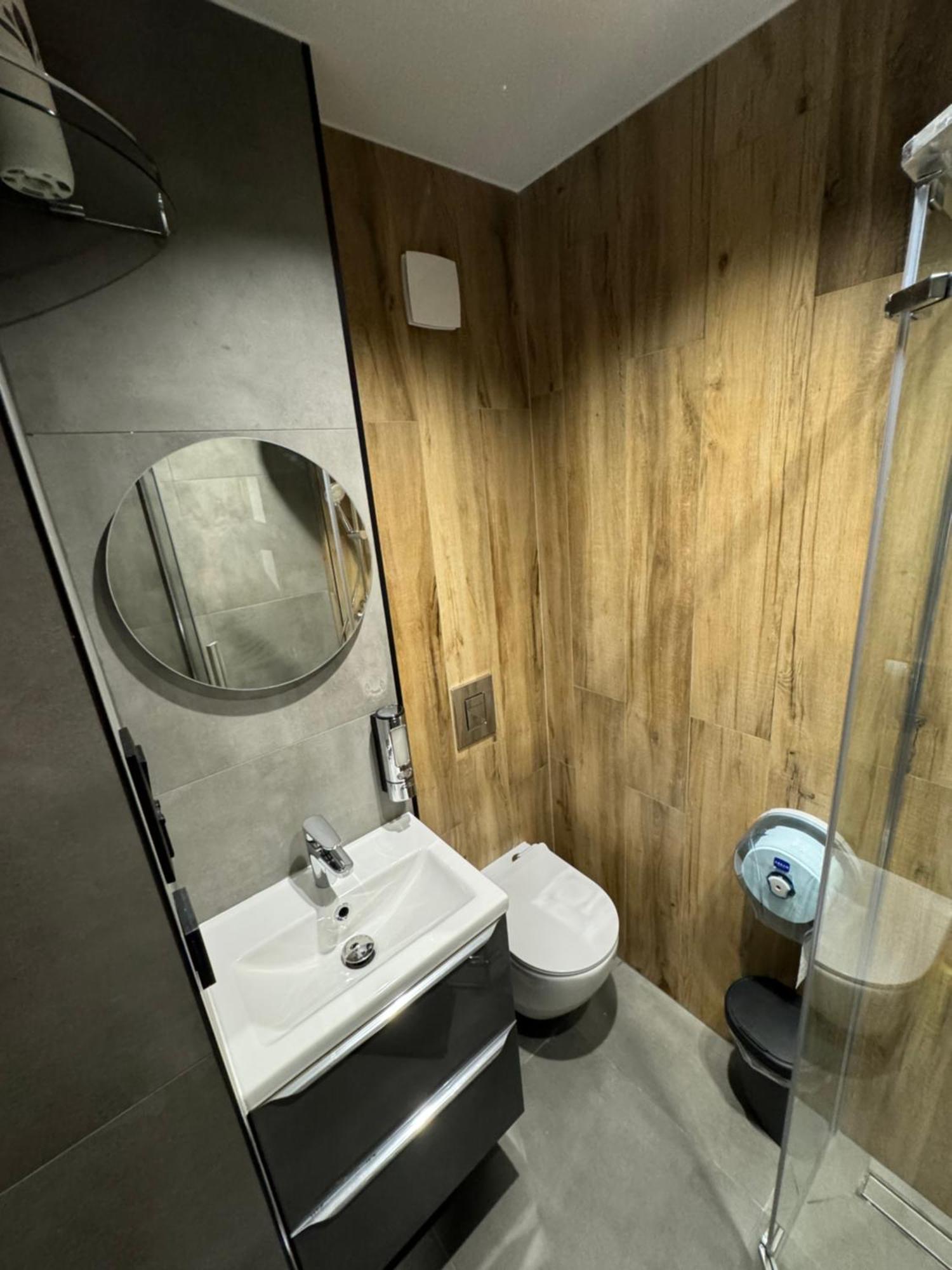 Amadeus - 3 Sleep Room - Parking On Street Katowice Ngoại thất bức ảnh