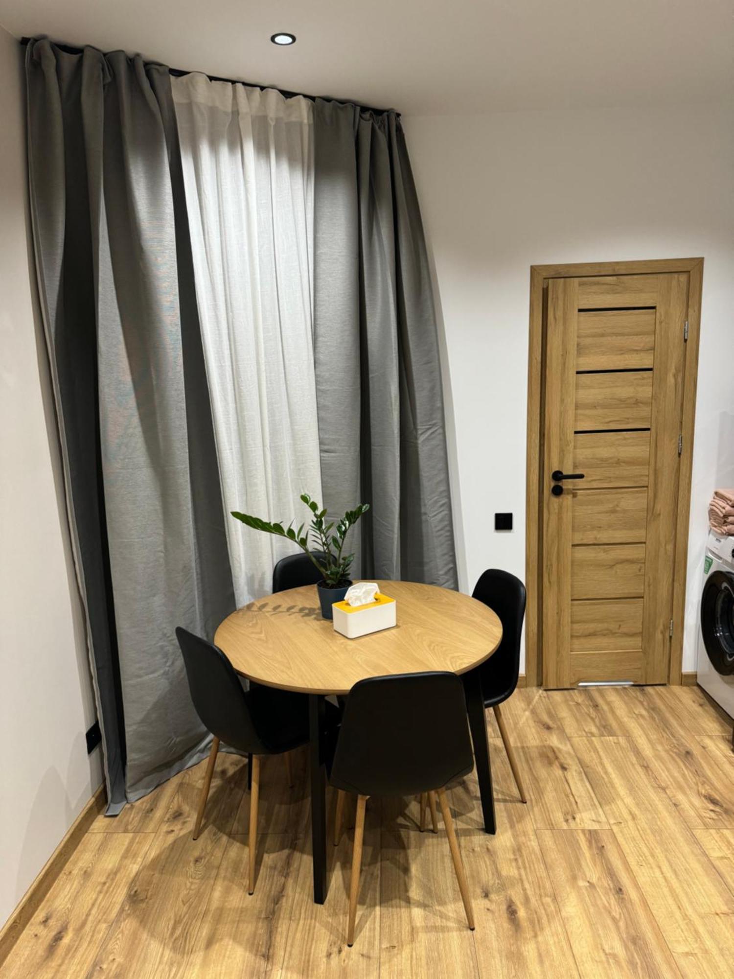 Amadeus - 3 Sleep Room - Parking On Street Katowice Ngoại thất bức ảnh